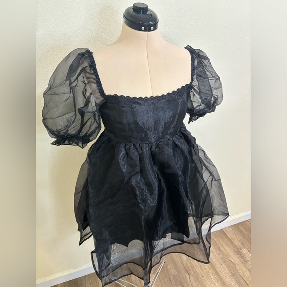 Francesca’s Alisia puff sleeve babydoll swing dress, black - Picture 4 of 16